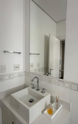 Casa de condomínio para alugar com 472m², 4 quartos e 4 vagasBanheiro da Suíte 3