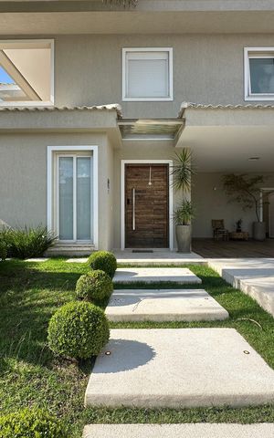 Casa de condomínio para alugar com 472m², 4 quartos e 4 vagasFachada