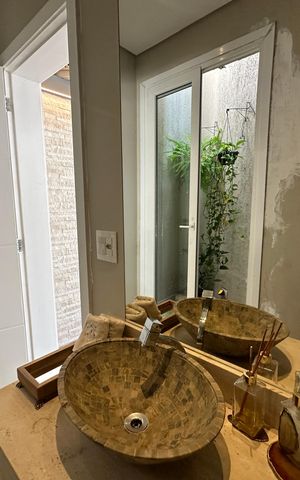 Casa de condomínio para alugar com 472m², 4 quartos e 4 vagasLavabo