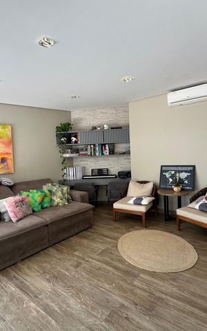 Casa de condomínio para alugar com 472m², 4 quartos e 4 vagasSala de TV