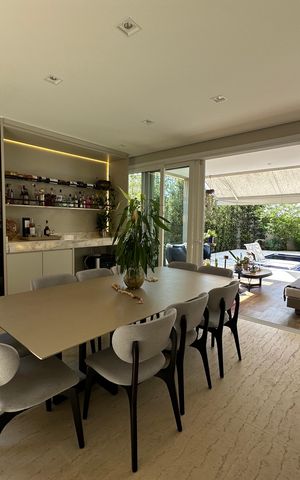 Casa de condomínio para alugar com 472m², 4 quartos e 4 vagasSala