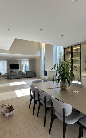 Casa de condomínio para alugar com 472m², 4 quartos e 4 vagasSala