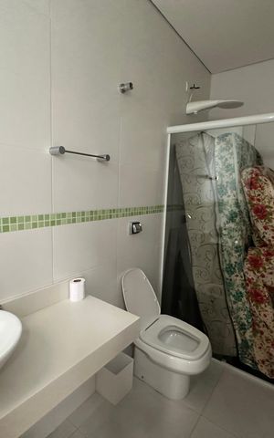 Casa de condomínio para alugar com 472m², 4 quartos e 4 vagasBanheiro de serviço