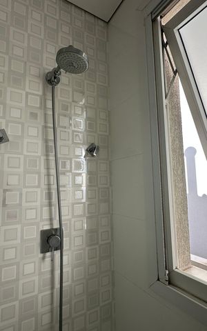 Casa de condomínio para alugar com 472m², 4 quartos e 4 vagasBanheiro da Suíte 3