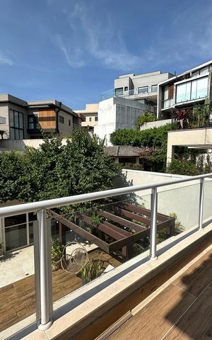 Casa de condomínio para alugar com 472m², 4 quartos e 4 vagasVaranda