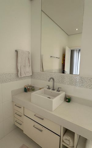 Casa de condomínio para alugar com 472m², 4 quartos e 4 vagasBanheiro da Suíte 4