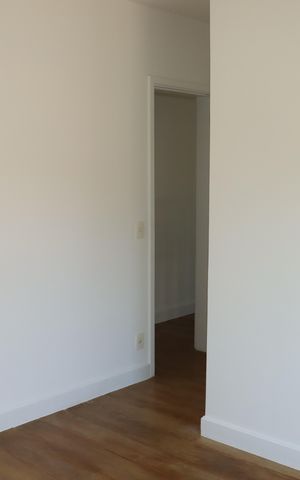 Casa de condomínio para alugar com 295m², 4 quartos e 4 vagasSuíte