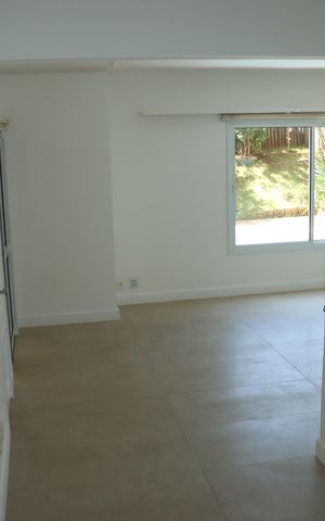 Casa de condomínio para alugar com 295m², 4 quartos e 4 vagasSuíte 4