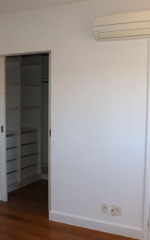 Casa de condomínio para alugar com 295m², 4 quartos e 4 vagasSuíte 3