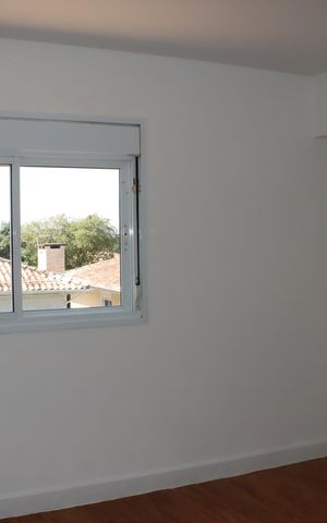 Casa de condomínio para alugar com 295m², 4 quartos e 4 vagasSuíte 3