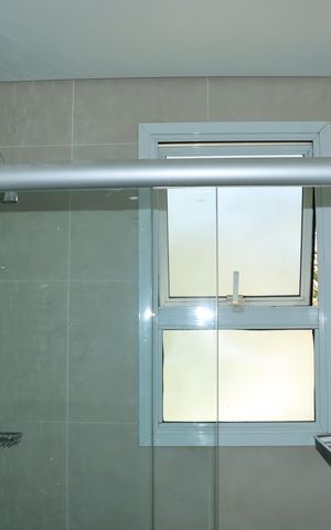 Casa de condomínio para alugar com 295m², 4 quartos e 4 vagasBanheiro social