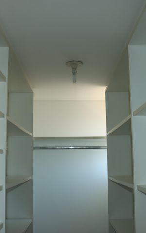 Casa de condomínio para alugar com 295m², 4 quartos e 4 vagasCloset da Suíte 3