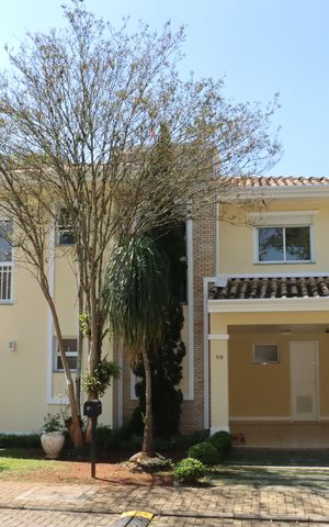 Casa de condomínio para alugar com 295m², 4 quartos e 4 vagasFachada