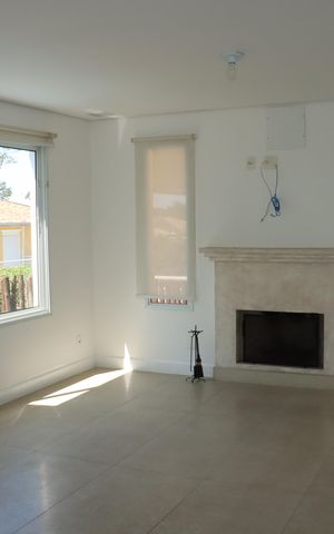 Casa de condomínio para alugar com 295m², 4 quartos e 4 vagasSala