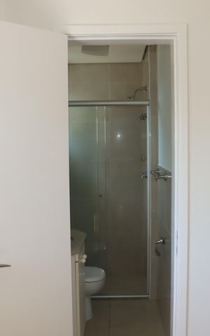 Casa de condomínio para alugar com 295m², 4 quartos e 4 vagasBanheiro da Suíte