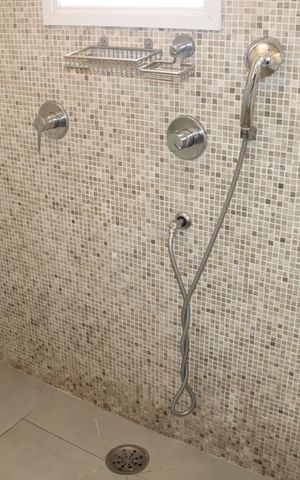 Casa de condomínio para alugar com 295m², 4 quartos e 4 vagasBanheiro da Suíte 3