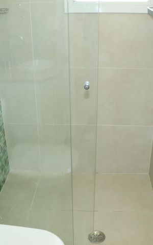 Casa de condomínio para alugar com 295m², 4 quartos e 4 vagasBanheiro social
