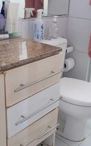 Apartamento à venda com 74m², 2 quartos e 1 vaga Apartamento à venda com 74m², 2 quartos e 1 vagaBanheiro