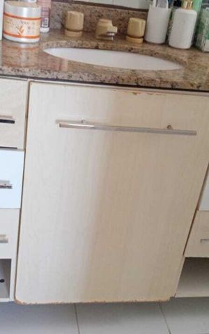 Apartamento à venda com 74m², 2 quartos e 1 vaga Apartamento à venda com 74m², 2 quartos e 1 vagaBanheiro