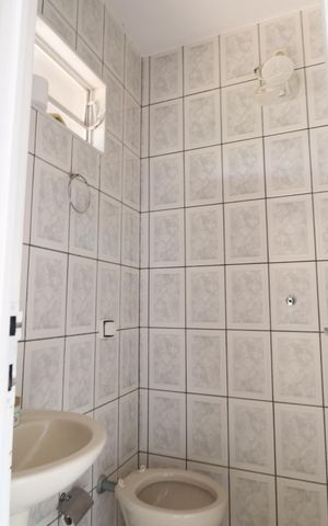 Casa para alugar com 285m², 6 quartos e 3 vagasBanheiro da Edícula