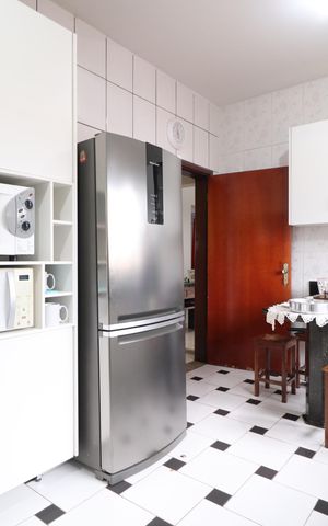 Casa para alugar com 285m², 6 quartos e 3 vagasCozinha