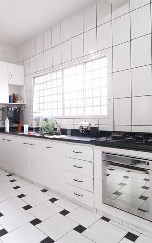 Casa para alugar com 285m², 6 quartos e 3 vagasCozinha