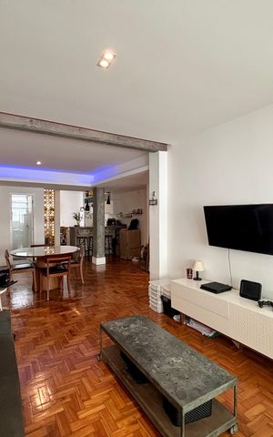 Apartamento à venda com 124m², 2 quartos e sem vaga Apartamento à venda com 124m², 2 quartos e sem vagaSala
