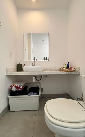 Apartamento à venda com 124m², 2 quartos e sem vaga Apartamento à venda com 124m², 2 quartos e sem vagaBanheiro social