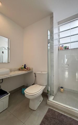 Apartamento à venda com 124m², 2 quartos e sem vaga Apartamento à venda com 124m², 2 quartos e sem vagaBanheiro social