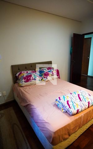 Apartamento à venda com 140m², 4 quartos e 1 vaga