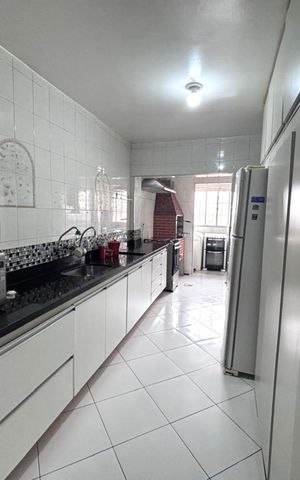 Casa à venda com 248m², 3 quartos e 2 vagasCozinha