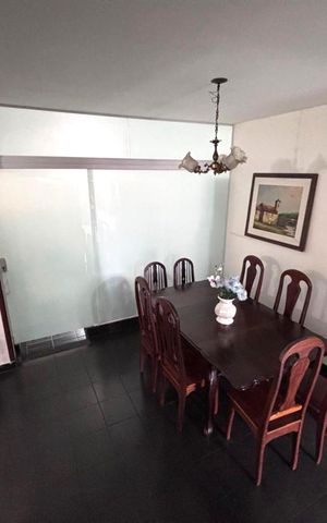 Casa à venda com 248m², 3 quartos e 2 vagasSala
