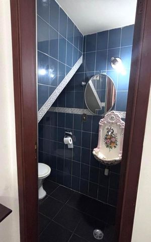 Casa à venda com 248m², 3 quartos e 2 vagasBanheiro
