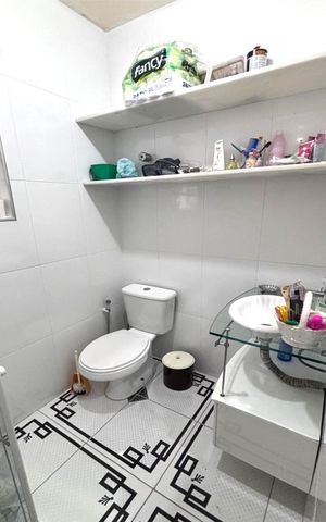 Casa à venda com 248m², 3 quartos e 2 vagasBanheiro