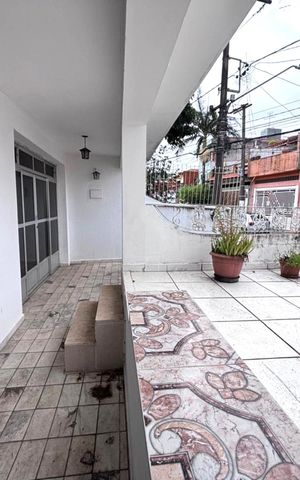 Casa à venda com 248m², 3 quartos e 2 vagasÁrea externa