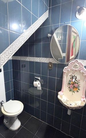 Casa à venda com 248m², 3 quartos e 2 vagasBanheiro