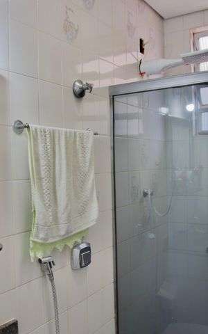 Apartamento à venda com 64m², 3 quartos e 1 vaga Apartamento à venda com 64m², 3 quartos e 1 vagaBanheiro