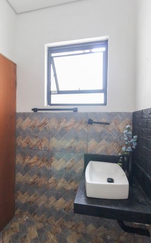 Casa à venda com 400m², 6 quartos e 1 vagaBanheiro Salão Casa 2