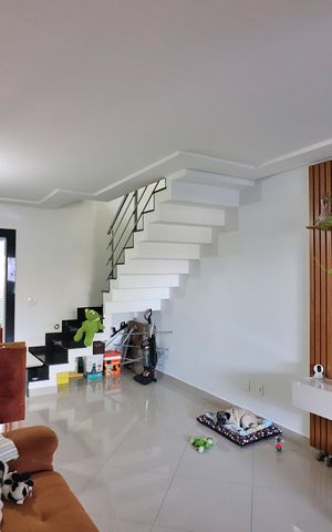 Casa à venda com 300m², 3 quartos e 4 vagasSala 