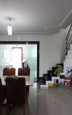 Casa à venda com 300m², 3 quartos e 4 vagasSala 