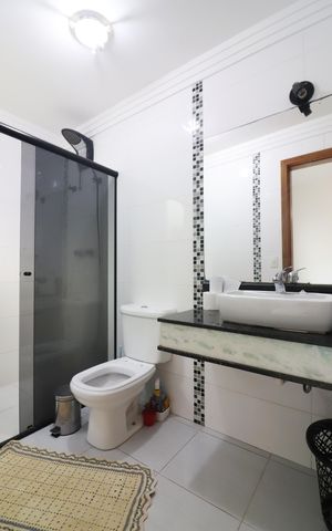 Casa à venda com 300m², 3 quartos e 4 vagasBanheiro Social