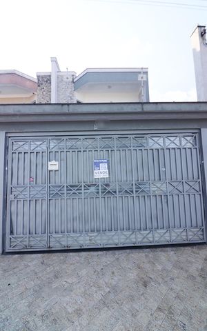 Casa à venda com 300m², 3 quartos e 4 vagasFachada 