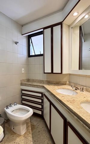 Apartamento para alugar com 126m², 3 quartos e 2 vagas Apartamento para alugar com 126m², 3 quartos e 2 vagasBanheiro da Suíte