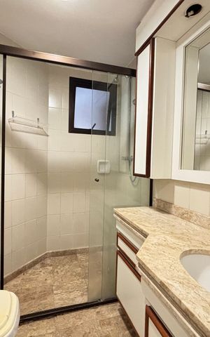 Apartamento para alugar com 126m², 3 quartos e 2 vagas Apartamento para alugar com 126m², 3 quartos e 2 vagasBanheiro