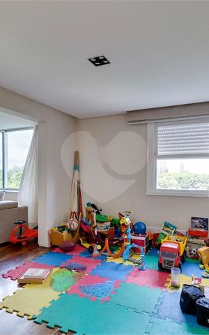 Apartamento à venda com 176m², 4 quartos e 3 vagas