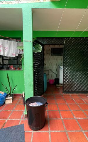 Casa à venda com 147m², 5 quartos e 2 vagas Casa à venda com 147m², 5 quartos e 2 vagasQuintal