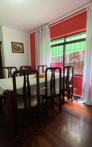 Casa à venda com 147m², 5 quartos e 2 vagas Casa à venda com 147m², 5 quartos e 2 vagasSala de Jantar