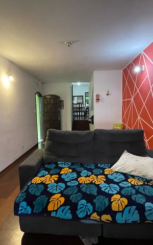 Casa à venda com 147m², 5 quartos e 2 vagas Casa à venda com 147m², 5 quartos e 2 vagasSala