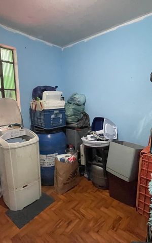 Casa à venda com 147m², 5 quartos e 2 vagas Casa à venda com 147m², 5 quartos e 2 vagasQuarto de Serviço