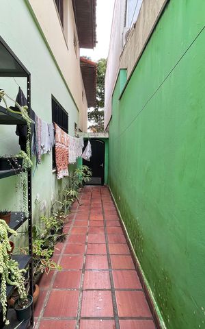 Casa à venda com 147m², 5 quartos e 2 vagas Casa à venda com 147m², 5 quartos e 2 vagasQuintal